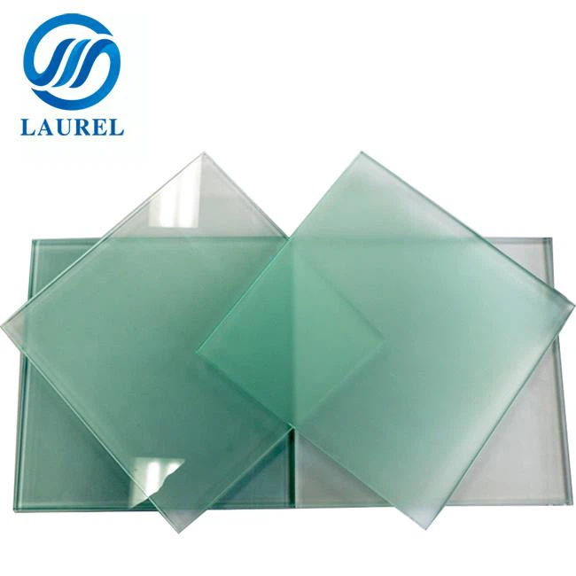 Ħġieġ ċar inċiż bl-aċidu